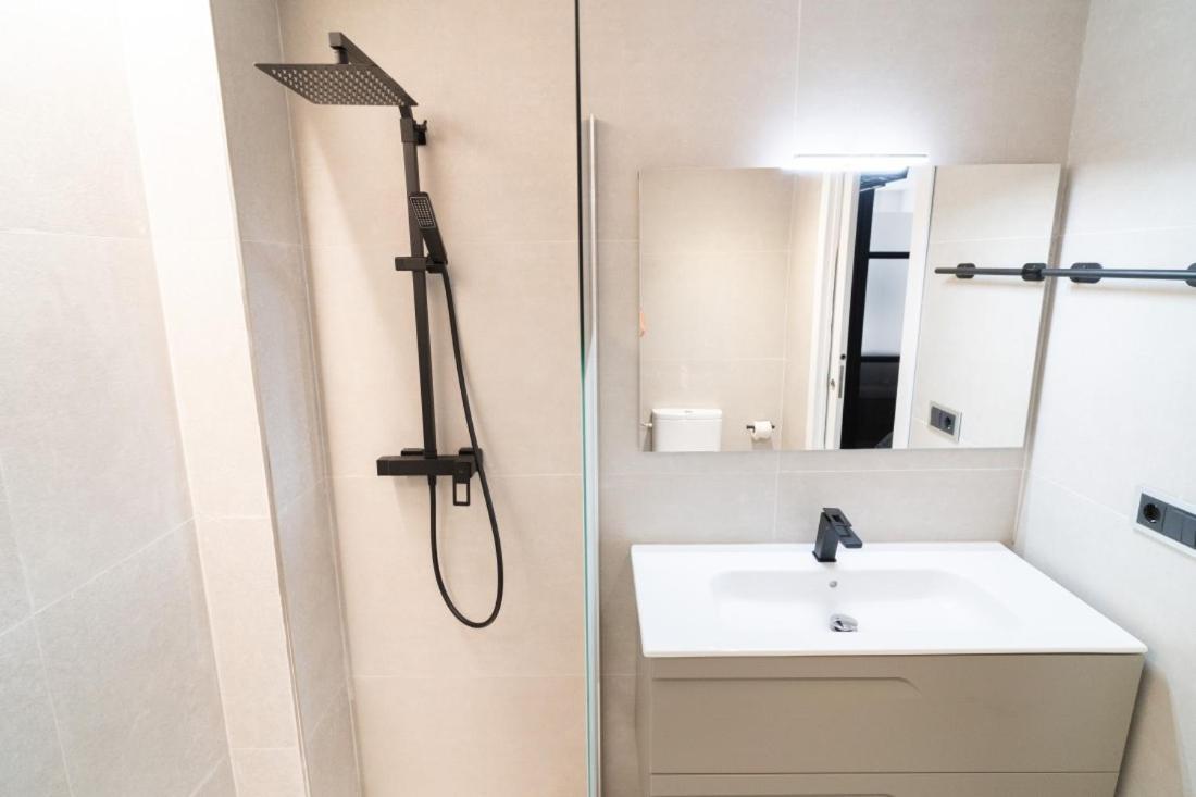 Ornis Apartments Poble ซันต์การ์เลสเดลาราปีตา ภายนอก รูปภาพ